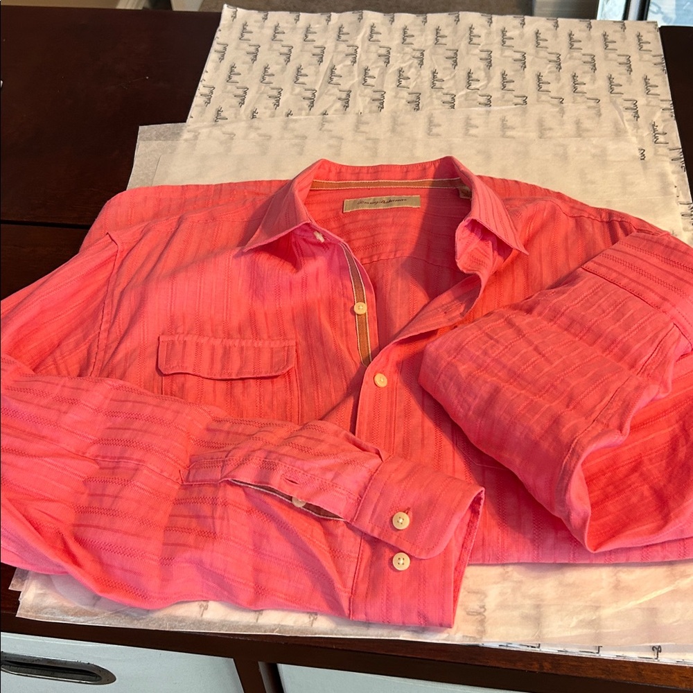 EUC! Tommy Bahama coral linen Button-Up Shirt. Large. - Picture 3 of 3